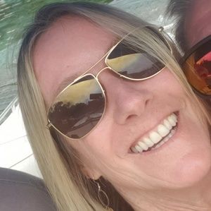 Meet your Posher, Leslie